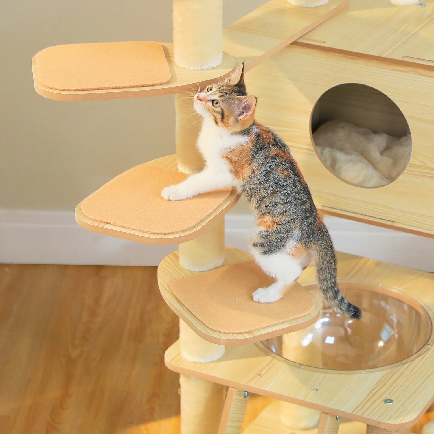 Arbre à Chat en Bois Multi-Niveaux avec Griffoir et Hamac